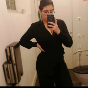 One piece suit  - Svart One piece suit från H&M. 