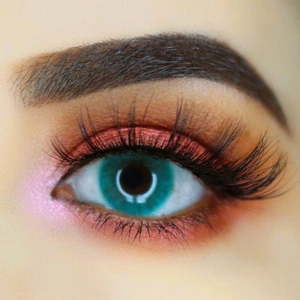 FÄRGADE ÅRS LINSER - Marine - FÄRGADE LINSER -  (ursprungs pris: 299kr)              CE & ISO Certifierade • 14,2 Diameter               Håller i ett år vid rätt vård - Bekväma & skavfria                               Dessa omtalade linser är speciellt framtagna med en hög-pigmenterande formula för att täcka även det brunaste ögonfärgerna. Linserna ger ett mycket naturligt resultat!                                           KAMPANJ ERBJUDANDE PÅ ALLT                      VÄLJ 3 PRODUKTER - BETALA FÖR 2 (Pma)