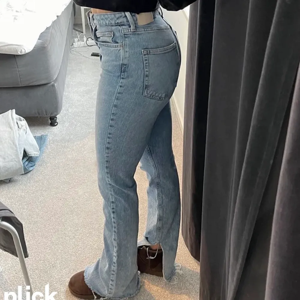 Snygga jeans i storlek 34 från Zara. Bra skick!. Jeans & Byxor.