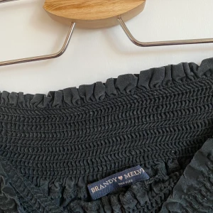 Svarta shorts från Brandy Melville - Svarta flowy shorts från brandy Melville 