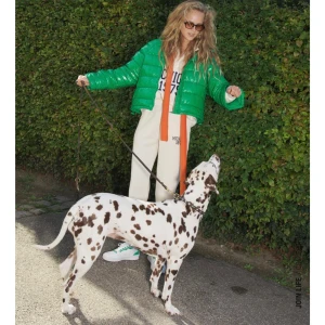 Ouiltad jacka vattentät  - Slutsåld 💚Grön jacka från zara💚 knappt använd 