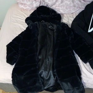 Pälsjacka med luva - Inga skador