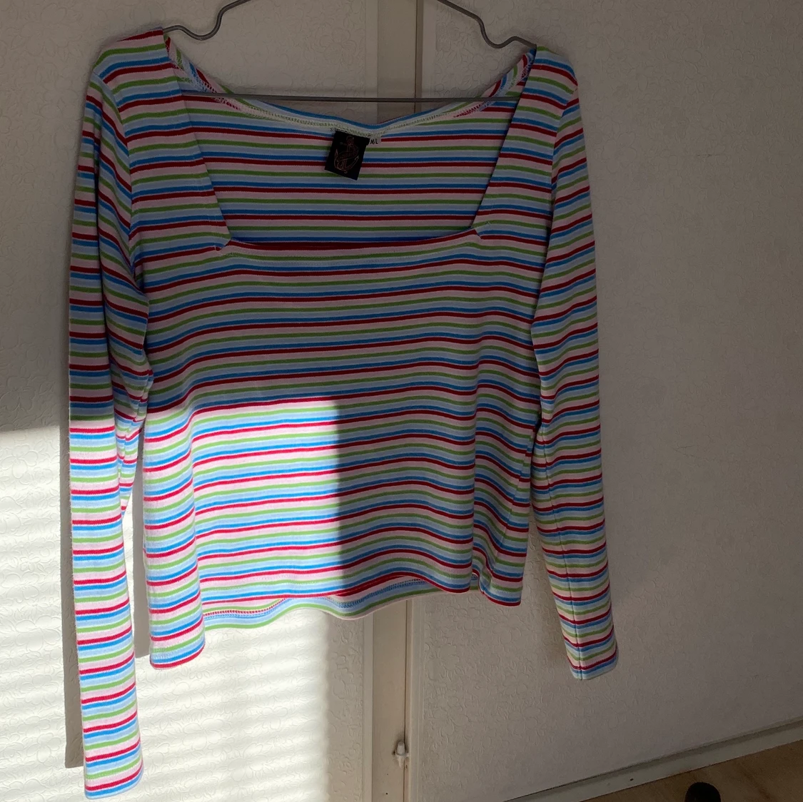 Flerfärgad topp i storlek M/L - 90