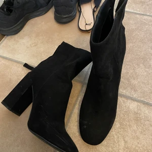 Klackskor  - Klackskor storlek 38 ifrån Nelly. Oanvända