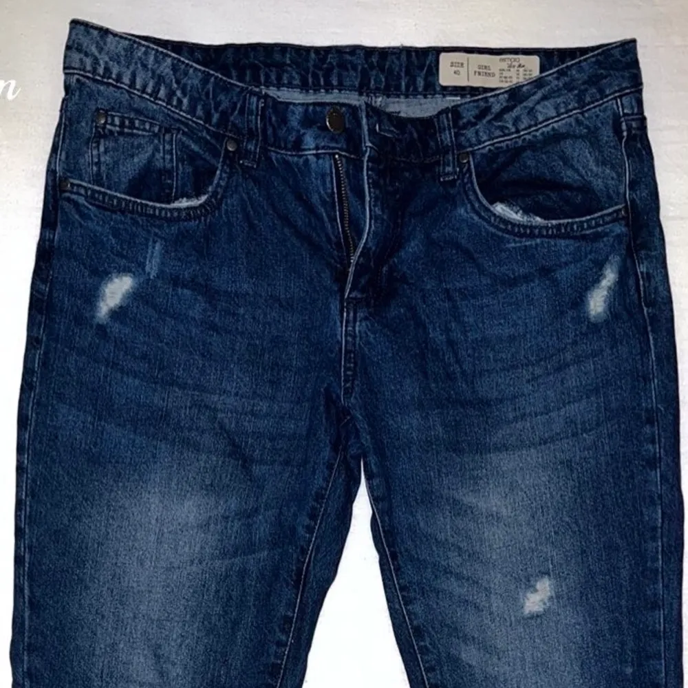 Använda enstaka gång. Jätte snygga lågmidjade ”slitna” jeans från esmara, stl 40 men mer som 38, även 36 då det inte är någon stretch. 120kr eller paketpris flera byxor för 500kr. Jeans & Byxor.