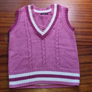 Världens finaste väst utrop 10 kr - Så himla fin. Vintage 100 procent bomull storlek s. Ursäkta mitt röriga liv på bild 2. från 10 kr. Buda ej om du inte tänkt köpa. Köpare betalar frakten. Samfraktar vid köp av flera varor 🥰köp direkt 150 kr + frakt