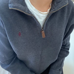 Ralph Lauren Zip up - Zip up Ralph lauren köpt på plick storlek S herr, sitter lite Oversize på mig som är 36-38, BUD 430 köp direkt 500 + frakt