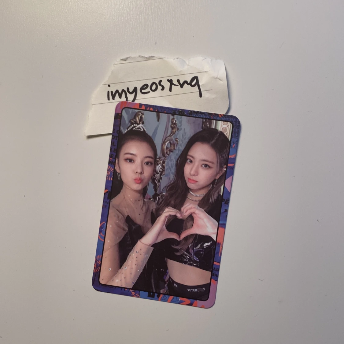 ITZY Yuna och Lia Photocard
