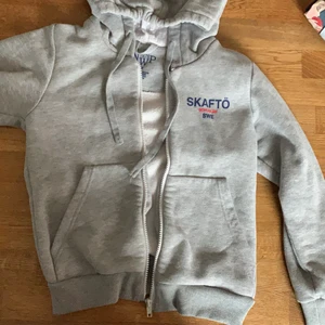 Snygg huddie  - Snygg basic huddie grå 