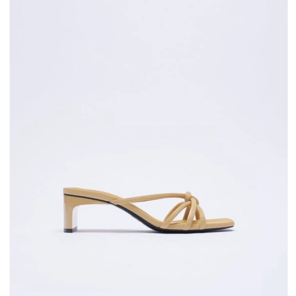 Oanvända, kamelfärgade klackar säljes! 👡