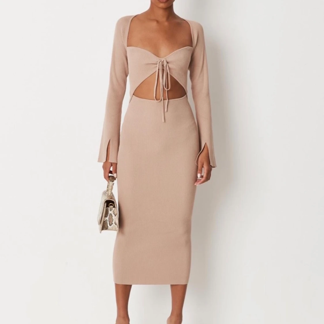 Ribbstickad klänning i nyskick! - 90