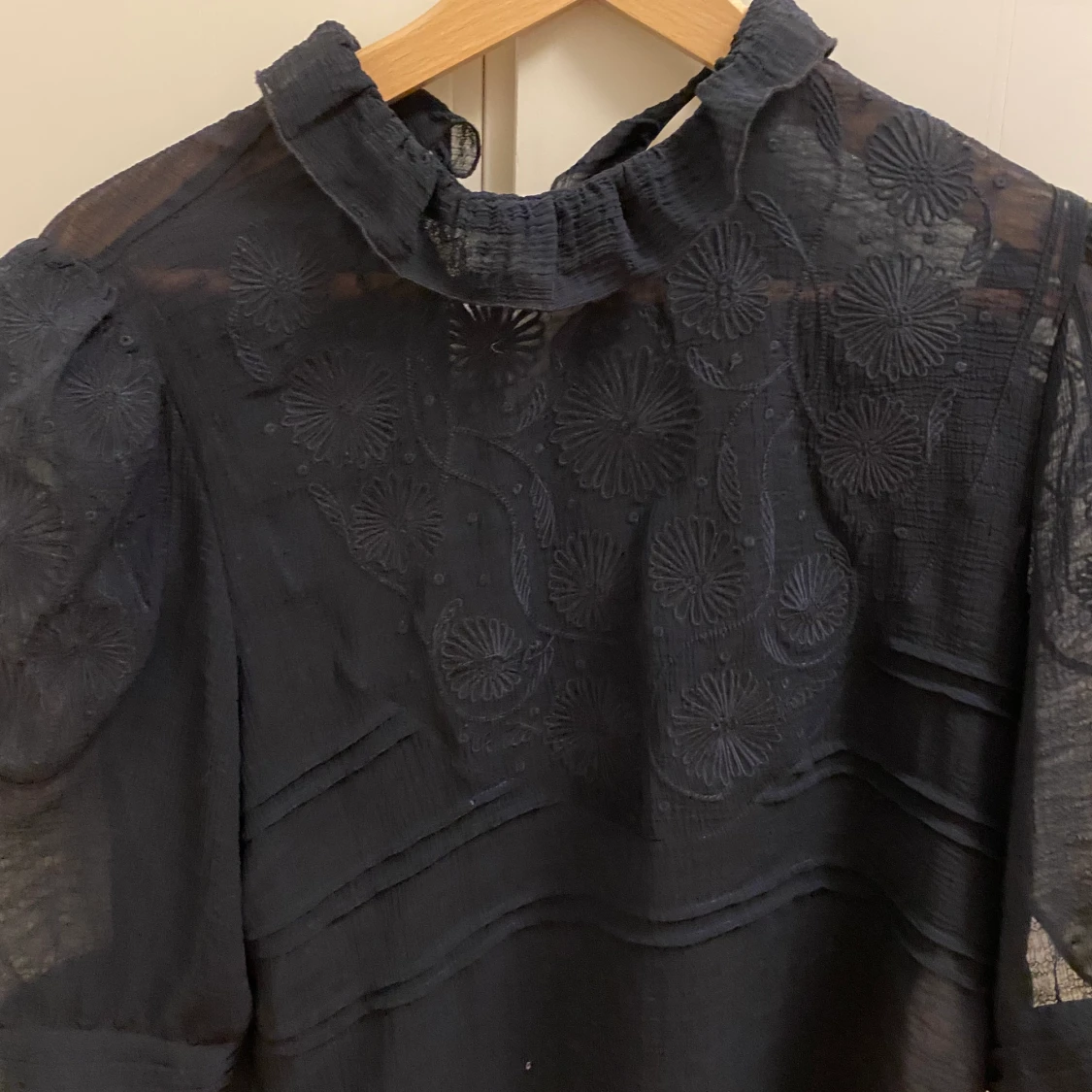 Fetlig mörkblå topp - 91