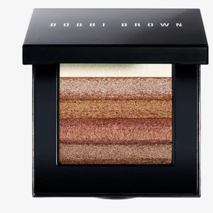 Bronzer - Bobbi Brown - Väldigt fin bronzer från Bobbi Brown. Passar alla hudfärger. Endast testad. Nypris 500 kr.