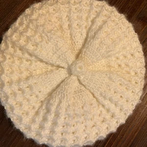 Virkad basker - Onesize priset är inkl frakt och mailbag