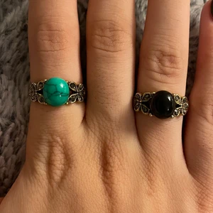 Ringar - Säljer dessa söta ringar som jag köpte i Irak. Köp 30kr st eller båda för 50kr❤️ Köparen står för frakten💕