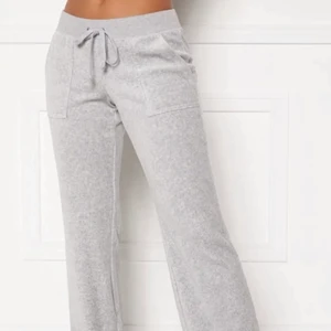 Söker juicy couture byxor!  - Jag söker dessa juicy couture byxor i storlek xxs/xs, Färg spelar ingen roll men vill helst ha den här modellen!