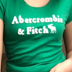 Abercrombie & fitch tröja - Grön kortärmad tröja med fin passform