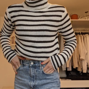 Bikbok ulltröja - Strl XS, passar mig som är S💓 typ aldrig använd! Samfraktar gärna om du köper något annat!