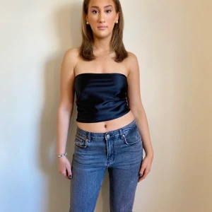 Cornelia top - Svart party topp med justerbar knytning i bak⭐️ handtvätt rekommenderas 
