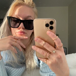 Solglasögon använda 1 gång - Perfekt skick! Såå fräscha men kommer inte till användning. Perfekt nu i vårsolen 🥰