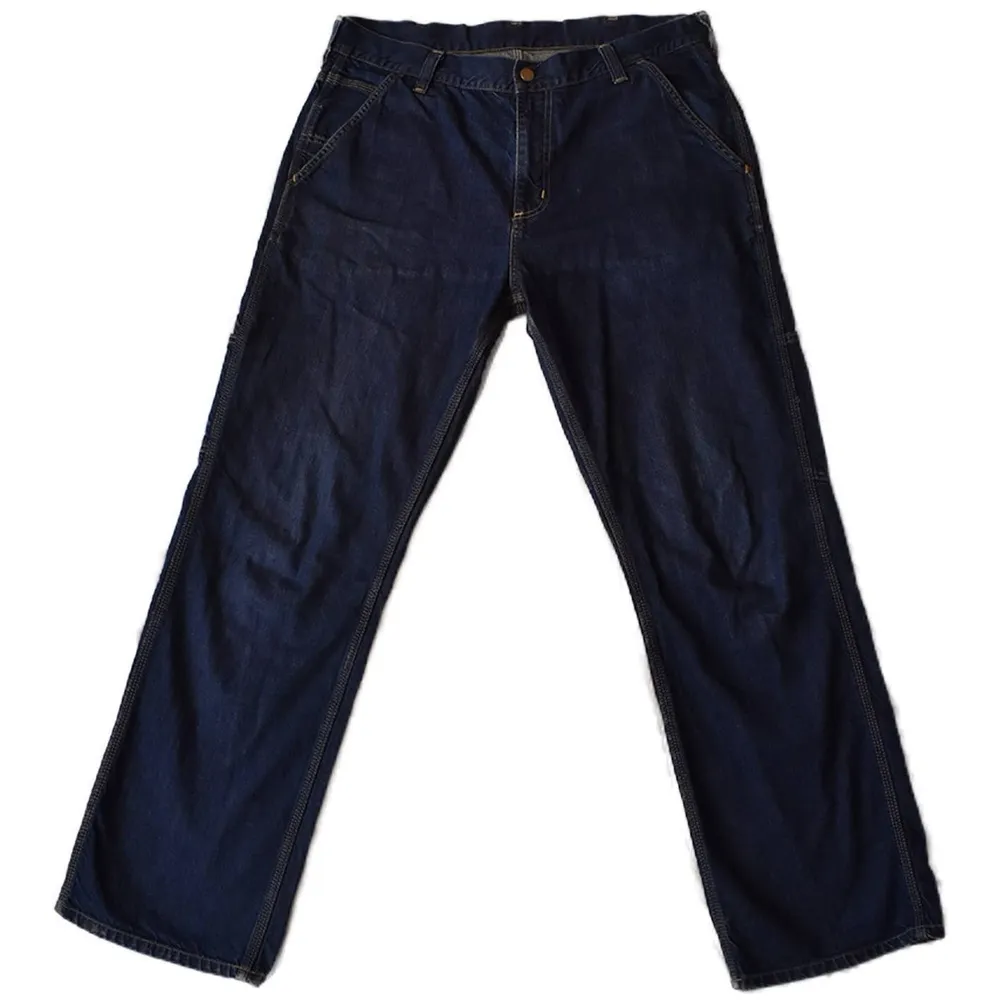 Ett par baggy carhartt jeans. Köpta secondhand, lite slitna längst ner. Budgivning sker i kommentarsfältet. Kan frakta. Jeans & Byxor.