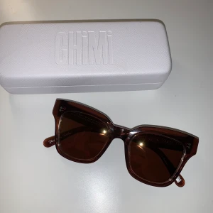 Chimi eyewear  - Säljer mina knappt använda solglasögon från chimi i färg Coco, modell 005. 