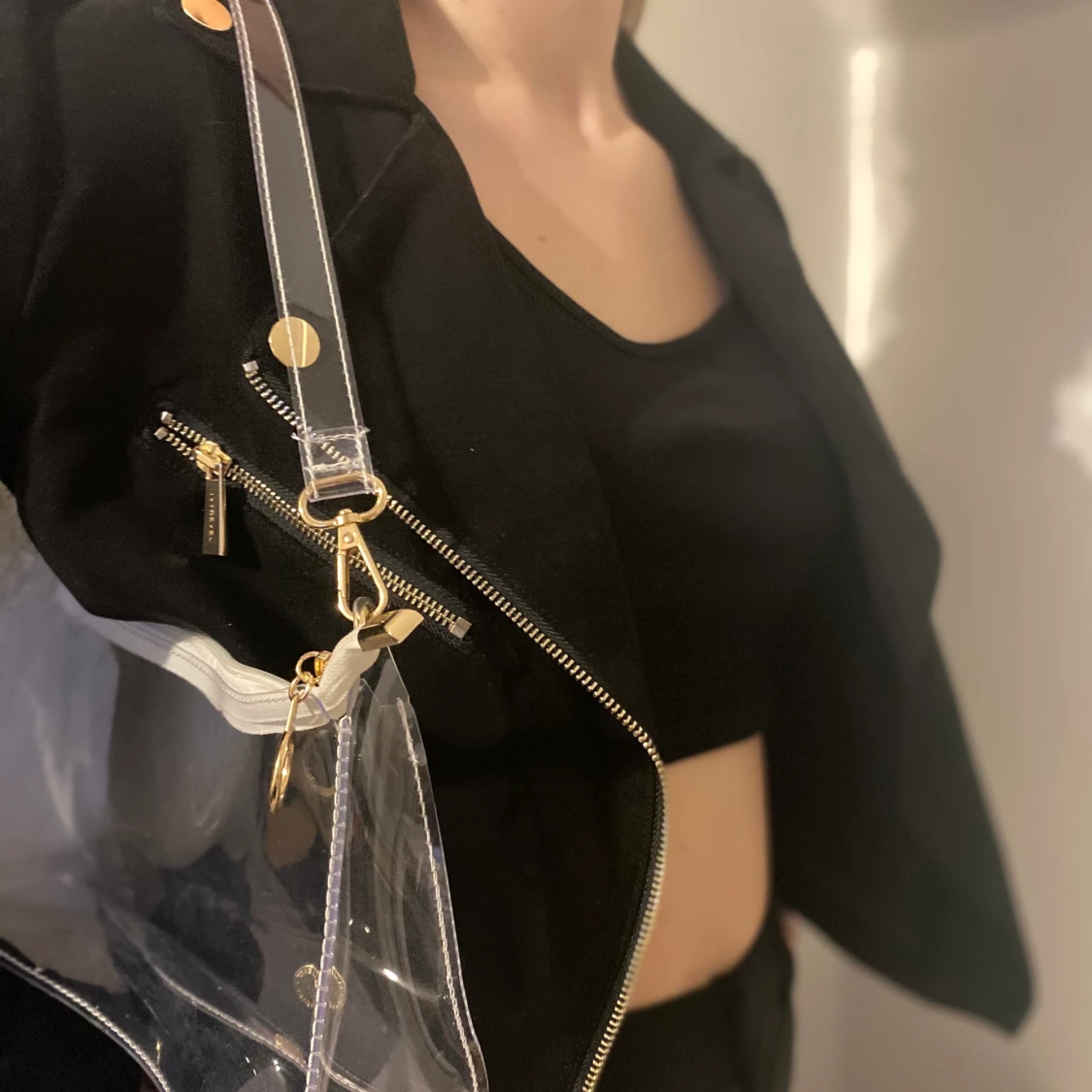 Jacka med gulddetaljer  - 91