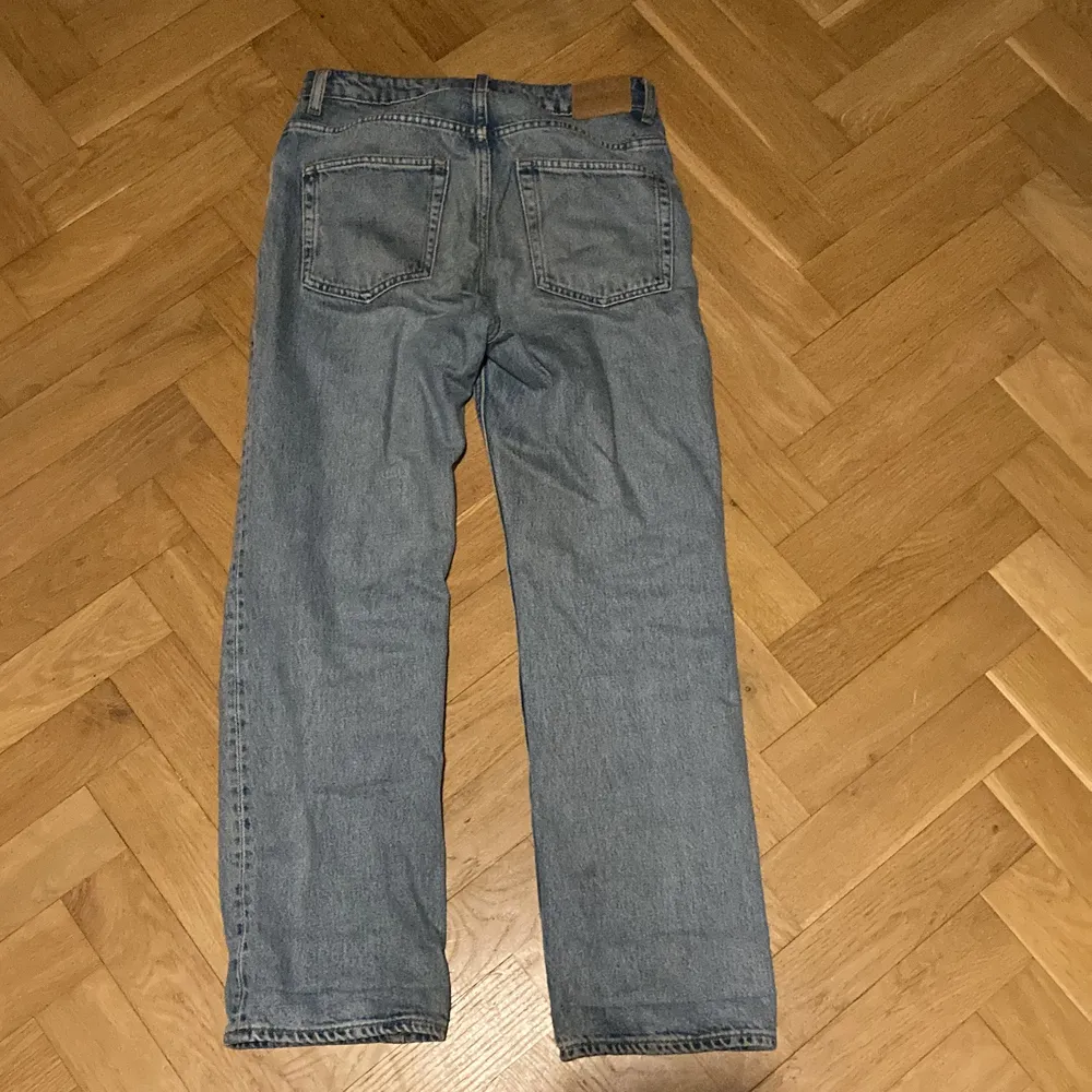 Dessa jeans är i voyage modellen, och dem är i hyfsat bra skick.. Jeans & Byxor.