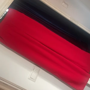 Röda kostymbyxor  - NLY TREND, storlek 36