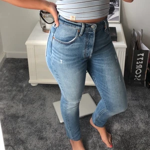 Levis jeans W25  - Säljer mina Levis jeans i storleken W25 som är använda ett fåtal gånger och är i fint skick. 