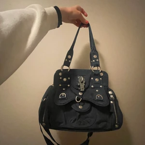 george gina lucy väska  - populär george gina lucy väska!! bra skick 