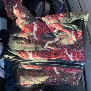 Jacka - Bra skick, använder inte den längre 