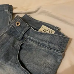 Baggy jeans från Diesel. Endast testade, extremt sköna, bekväma & snygga. Säljes pga. Flytt. Storlek 14, passar storlek s/ m beroende på passform!