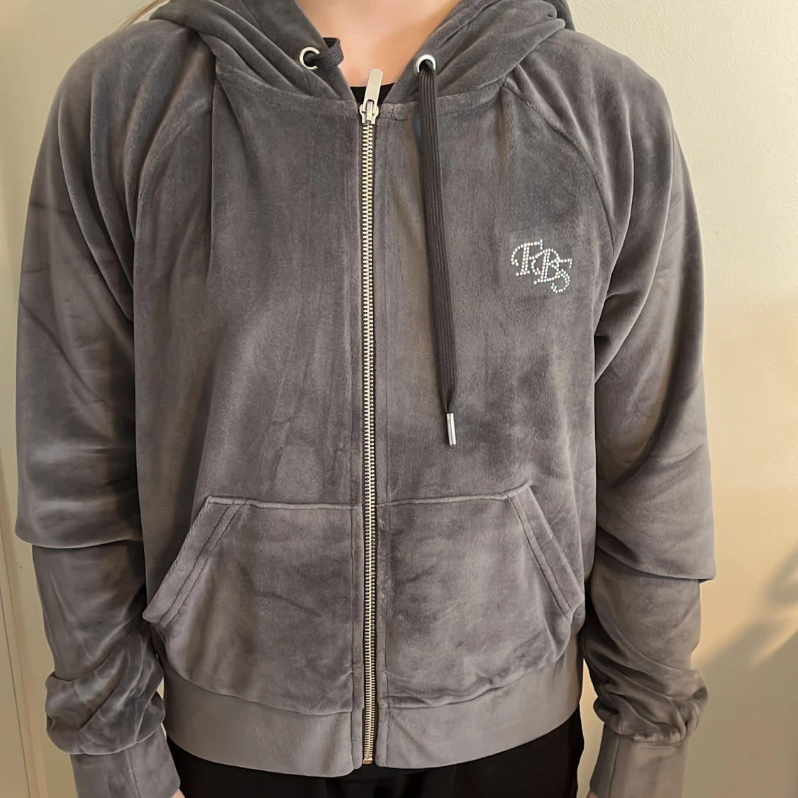 Fb sisters flis hoodie