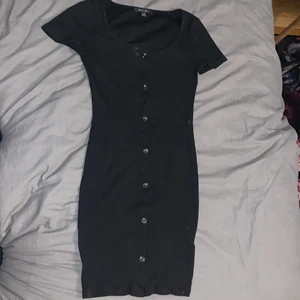 New york klänning i storlek XS - Används inte så många gånger, köptes i sommar 2021, skön material men liten för mig.