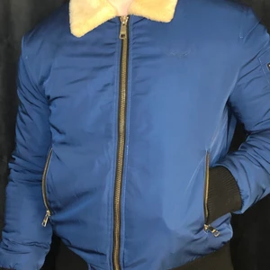 Original BOMBERS Flight jacket - Bomberjacka med pälskrage,Storlek XL men sitter som storlek M