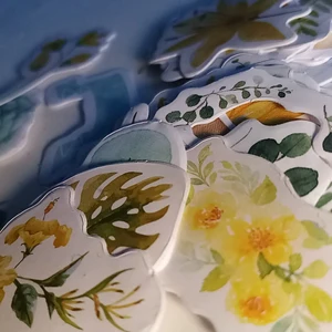 Klistermärken  - 36 st super fina klistermärken med olika motiv. 5×5 cm ungefär. Om man köper får man även med kristaller som extra. Frakt 13 kr🥰