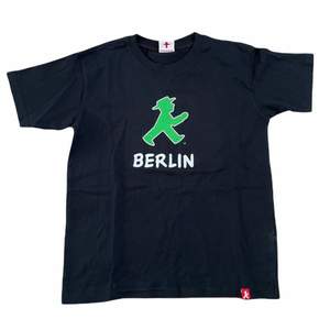 Berlin T-shirt i barnstorlek, köpt secondhand, mycket bra skick 🖤🚦