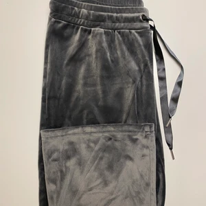 Mjukisbyxor - Byxor från Gina tricot, aldrig använda 