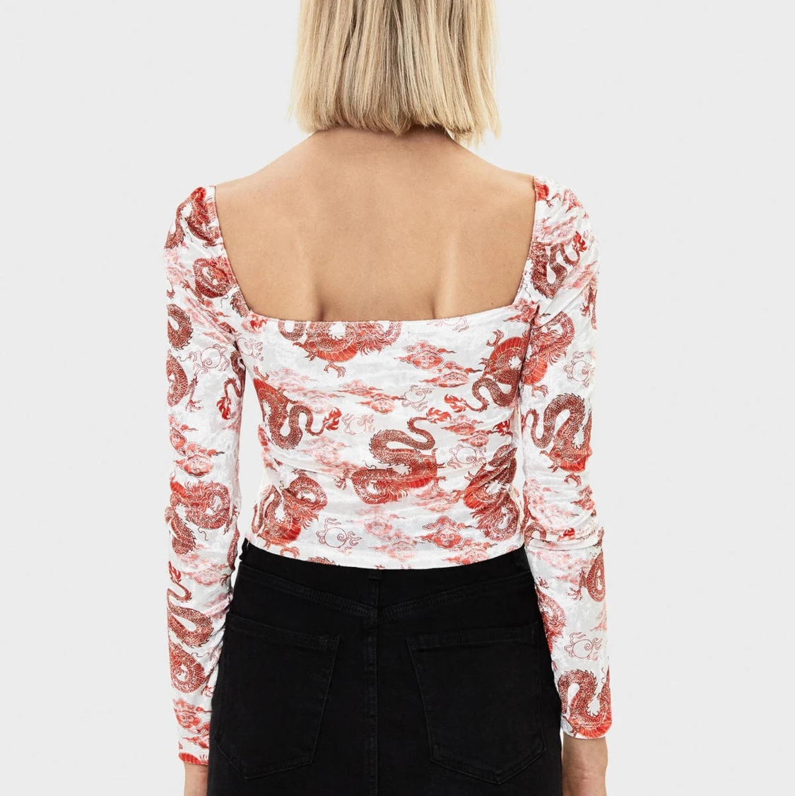 Drakmönstrad topp från Bershka  - 90