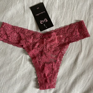 Hunkemöller trosor - Helt nya och oanvända hunkemöller stringstrosor. Dessa är felmärkta men skulle tro att dem är mer XS än 2XS. 