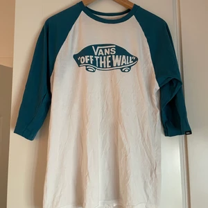 vans tröja, semi long sleve, medium custom fit - använts ett par gånger för något år sen