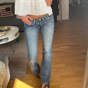 Vintage jeans  - Köpte här på plick! Vintage jeans från Gina, sparsamt använda! Storlek 29 men skulle säga att dom passar S. Köp för 600 eller rimligt bud!