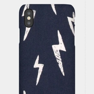 iPhone skal - Vi säljer bla detta fina skal som vi designat. Vi kan göra till alla olika iphonemodeller. Materialet är hårdplast vilket gör att skalet har hög kvalite. Kontakta oss privat vid frågor eller intresse. Kolla in vår profil för fler skal!