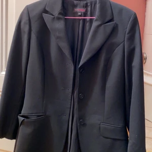 Blazer - Blazer köpt på secondhand. Du står för frakten🤍