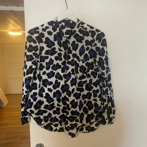 Blus - jättefin och inte mycket använd!