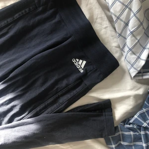 Adidas tights - Aldrig använd, fick dom en gång men inget för mig
