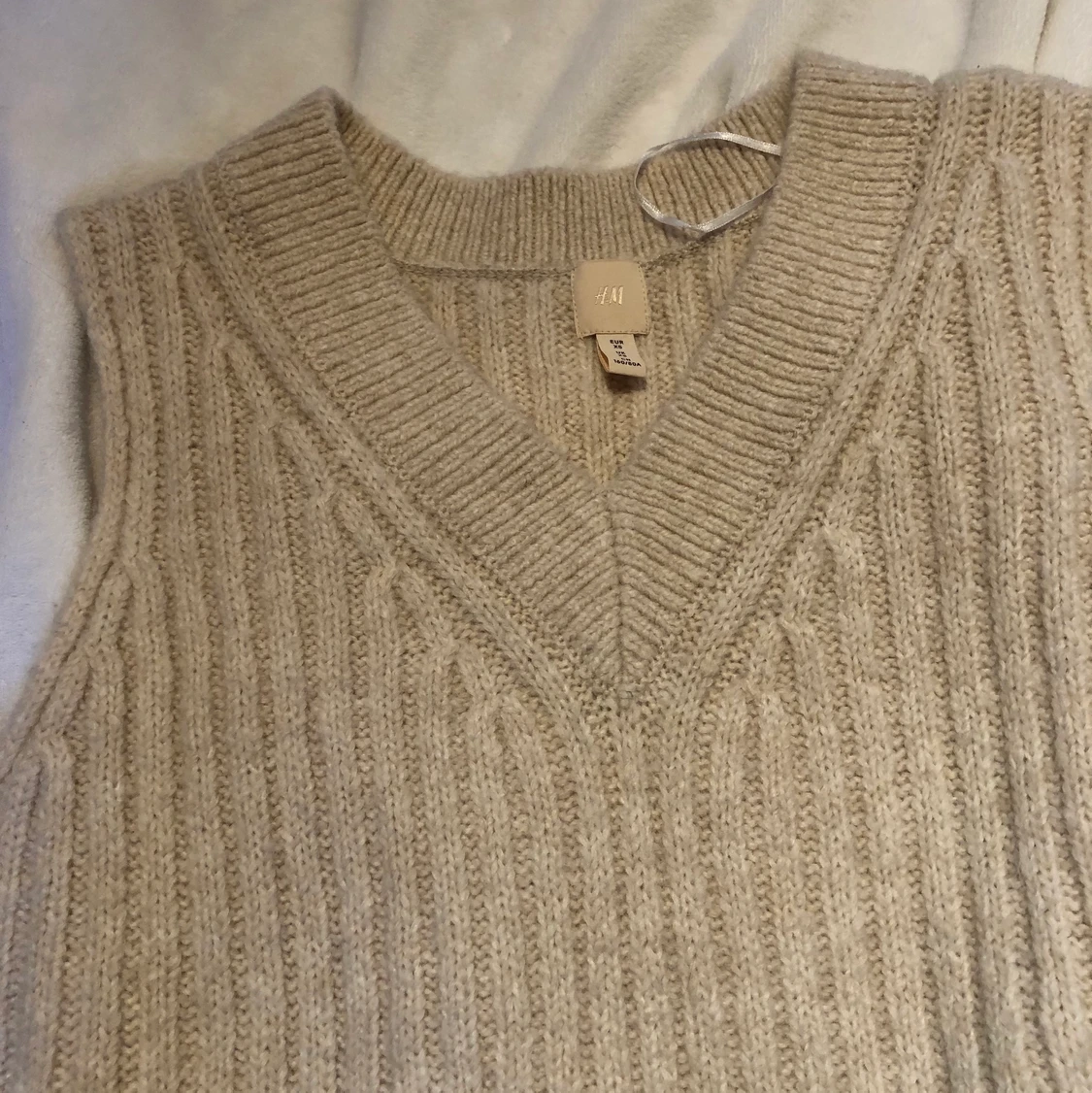 Stickad väst från h&m - 90