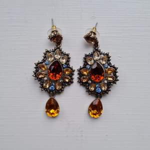 Pretty vintage-looking earings from Mango. Perfect condition  Total length 6 cm.