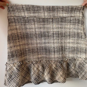 Second hand kjol - Säljer denna kjol som köptes i somras på en second hand butik, använd Max 2 gånger då den inte är rikigt min stil. Den är väldigt liten XL tycker den passar M-XL